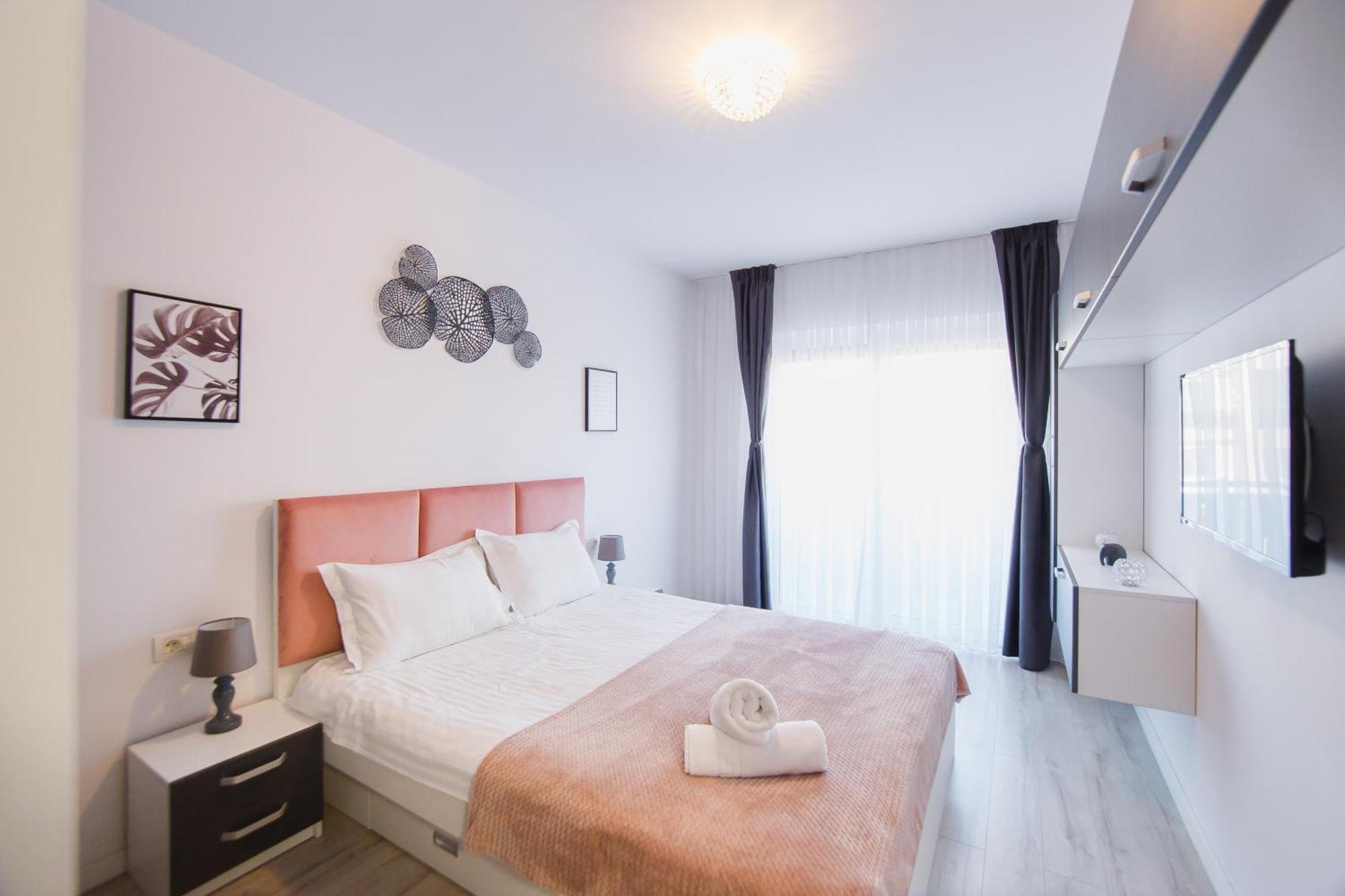 Pinky Black Escape Oradea Exterior foto