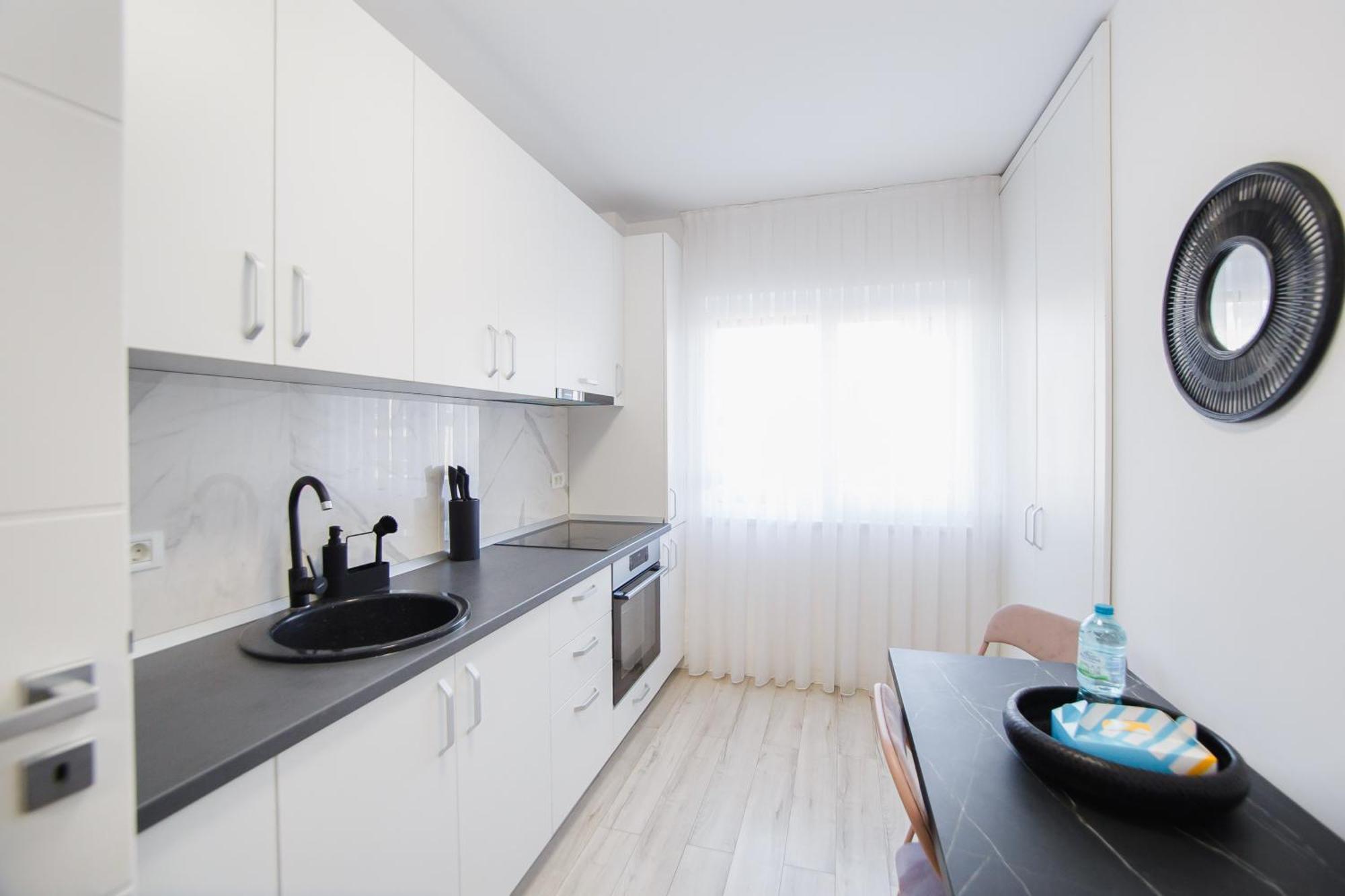 Pinky Black Escape Oradea Exterior foto